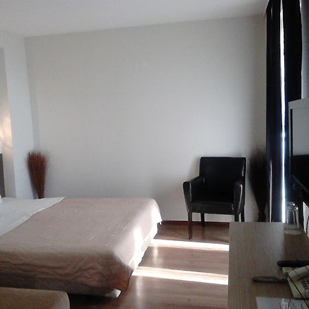 Prenociste Konstantin 2008 Hotel Ni Kamer foto