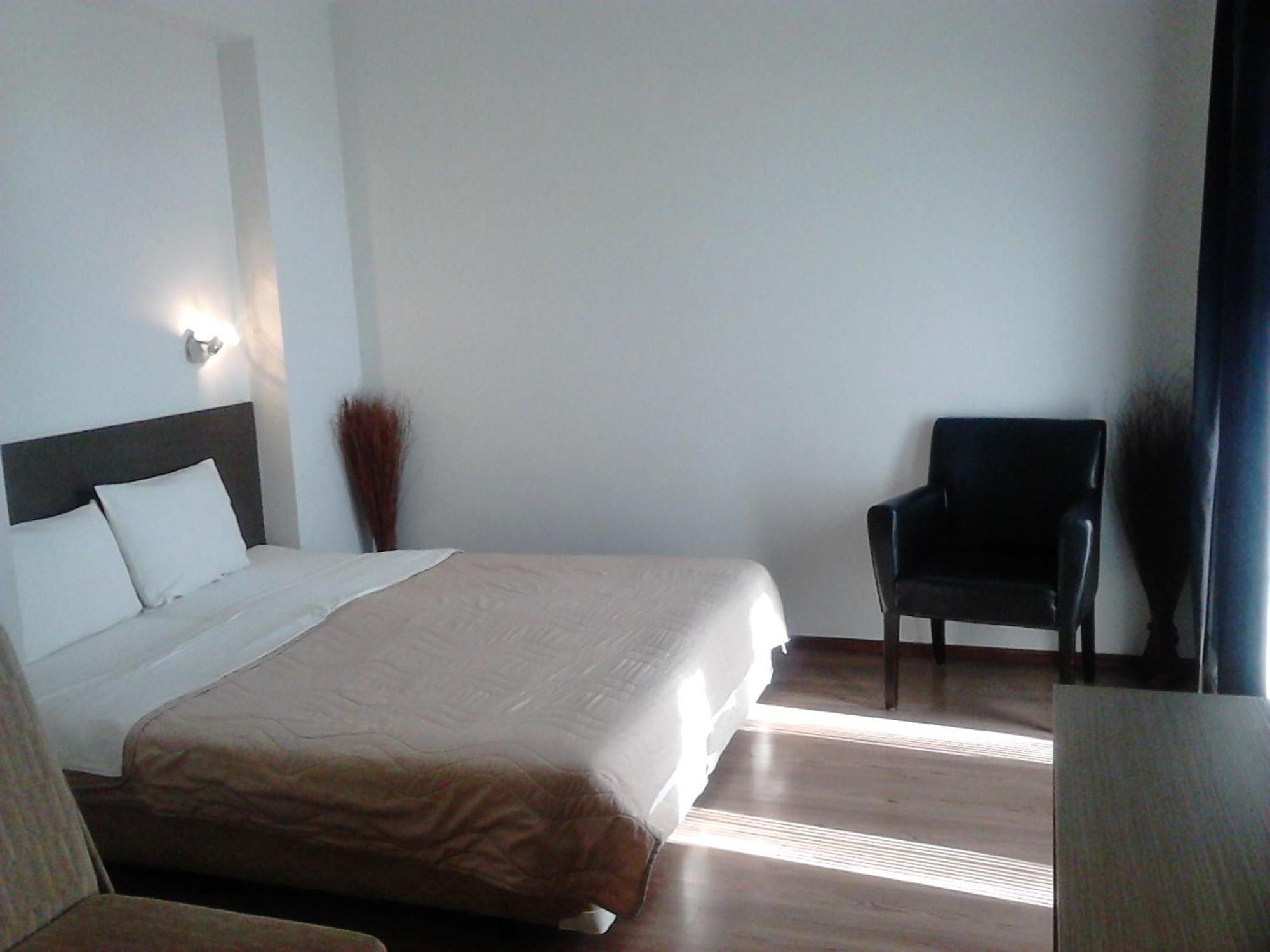 Prenociste Konstantin 2008 Hotel Ni Kamer foto