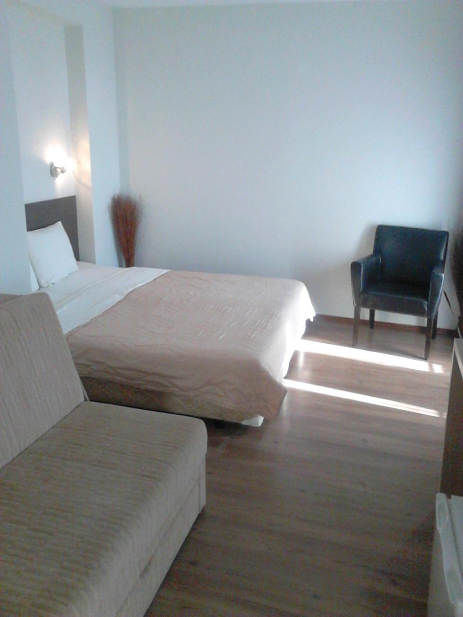 Prenociste Konstantin 2008 Hotel Ni Kamer foto