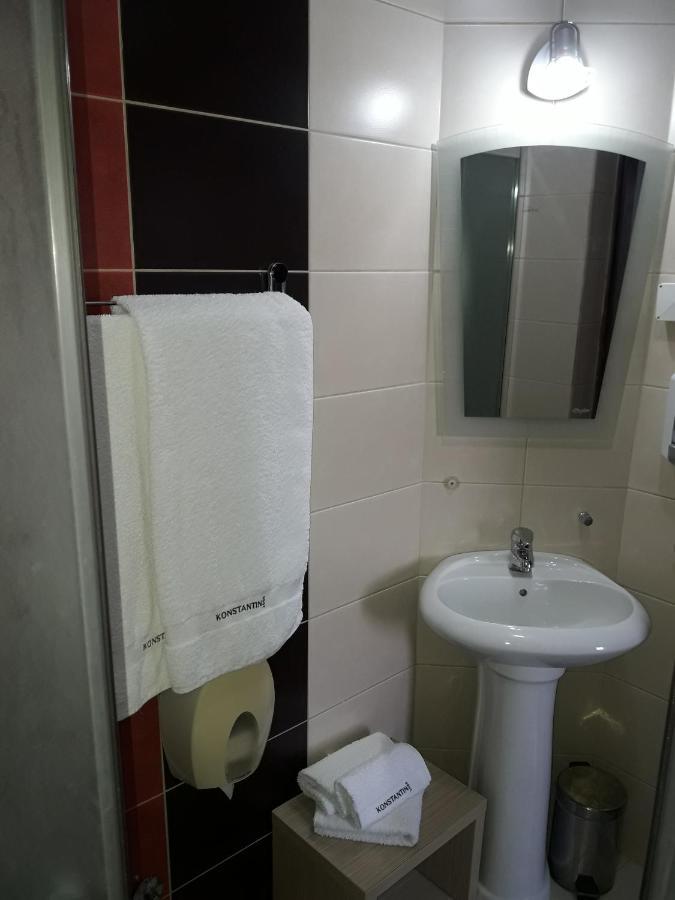 Prenociste Konstantin 2008 Hotel Ni Buitenkant foto
