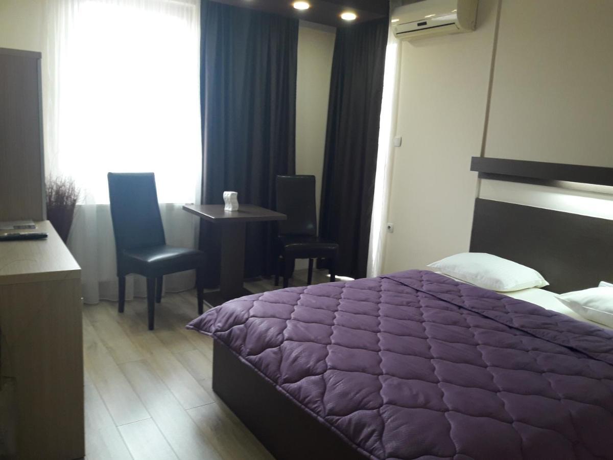 Prenociste Konstantin 2008 Hotel Ni Buitenkant foto
